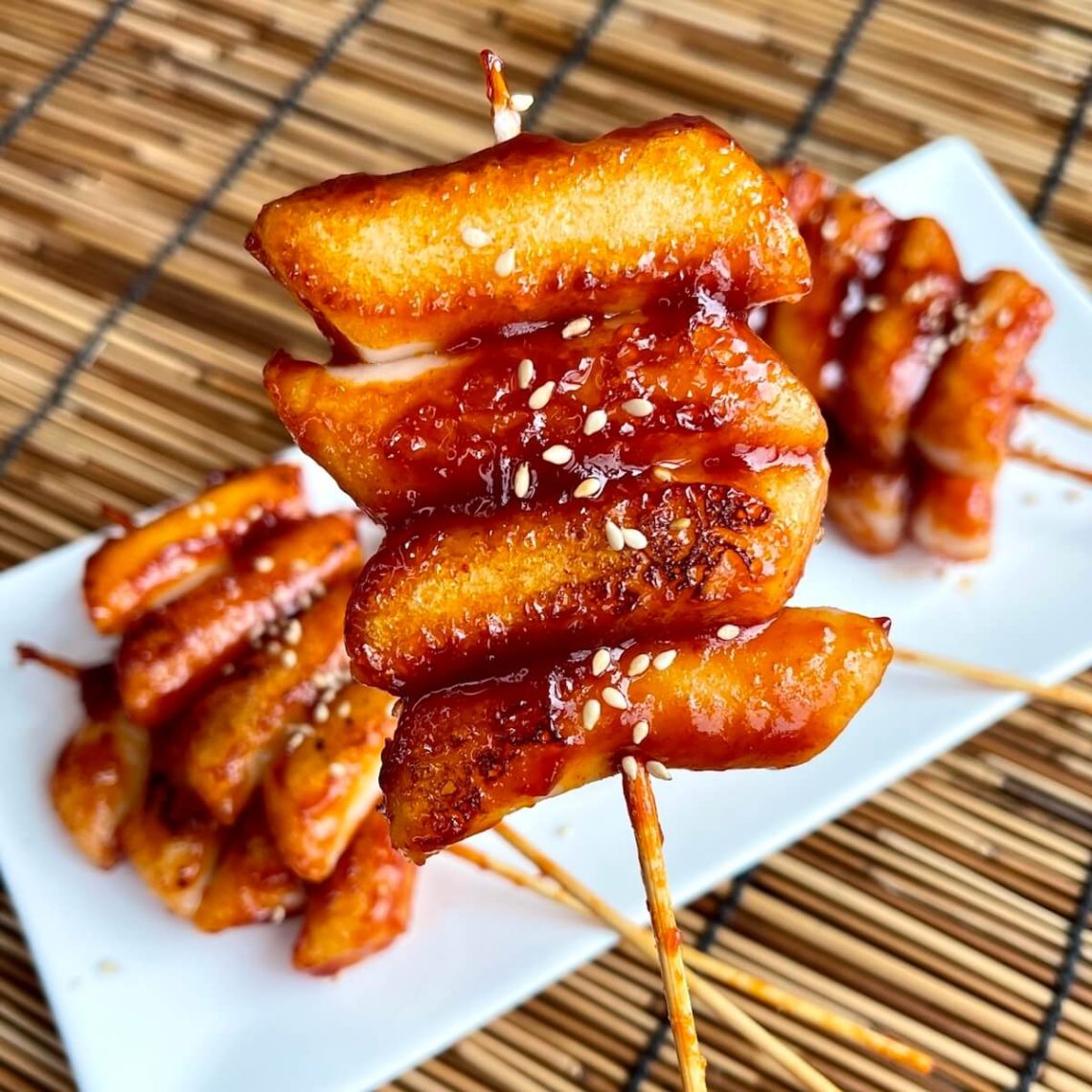 Korean Rice Cake Skewers (Tteok kochi 떡꼬치) - Jasmine and Tea